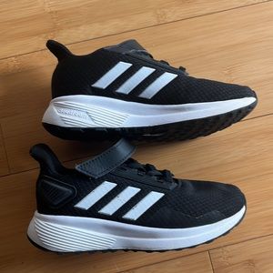 Adidas sneakers toddler sz 10.5